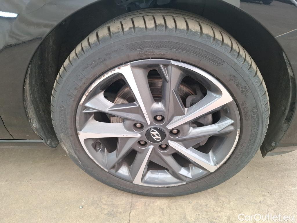  Hyundai  i30 HYUNDAI  Sport Wagon / 2020 / 5P / Break 1.0 T-GDI 120 DCT-7 MHEV CREATIVE SW #51