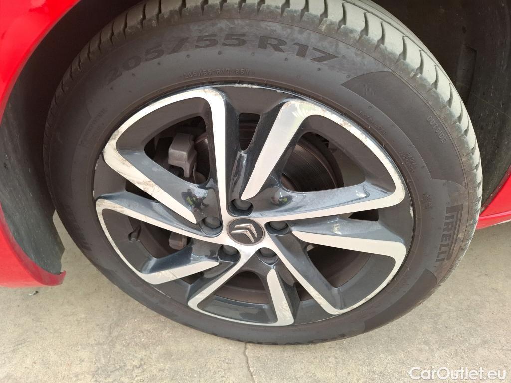  Citroen  C4 Grand Picasso  Shine 1.5 BlueHDi 130CV BVA8 Repeint en Rouge / Teinte SIV Blanc Banquise./ WHITE CAR REPAINT IN RED #38