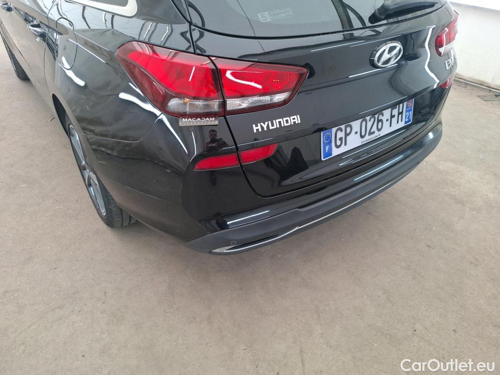  Hyundai  i30 HYUNDAI  Sport Wagon / 2020 / 5P / Break 1.0 T-GDI 120 DCT-7 MHEV CREATIVE SW #26