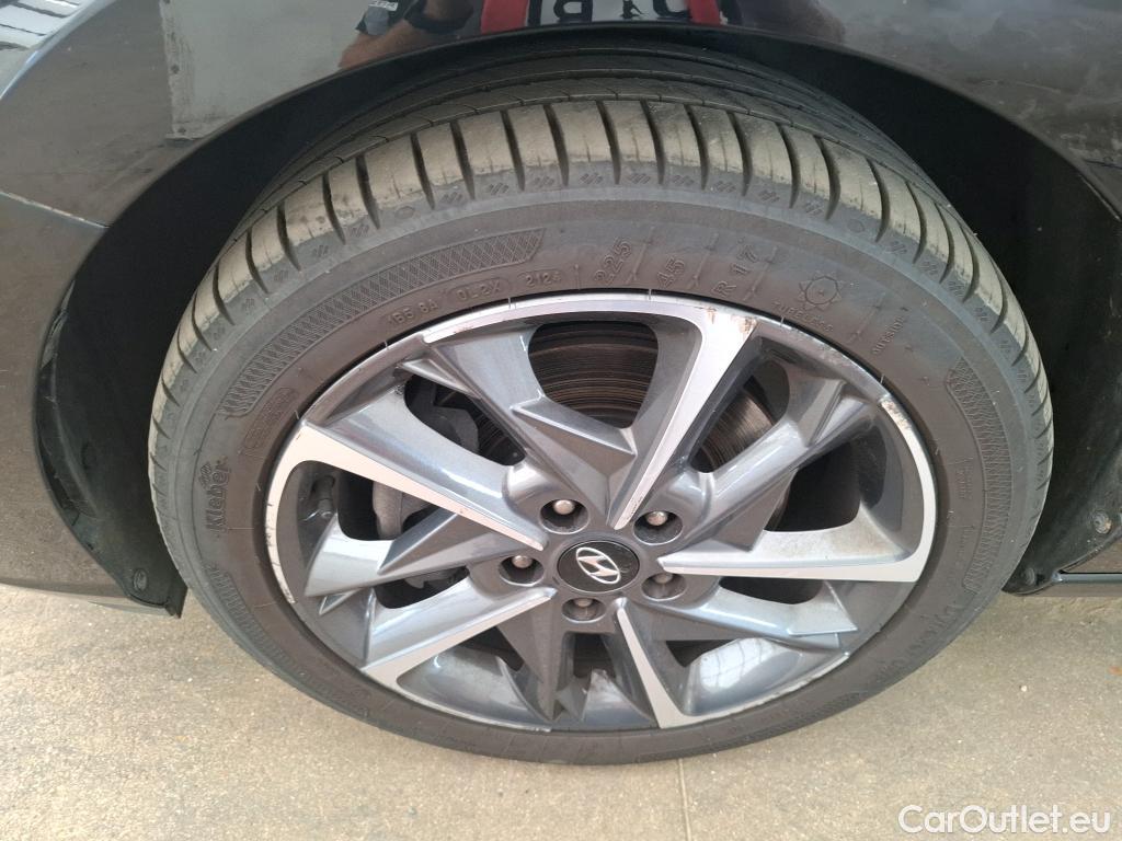  Hyundai  i30 HYUNDAI  Sport Wagon / 2020 / 5P / Break 1.0 T-GDI 120 DCT-7 MHEV CREATIVE SW #37