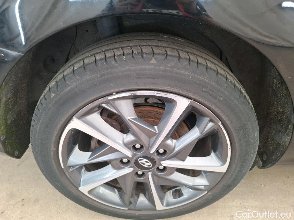  Hyundai  i30 HYUNDAI  Sport Wagon / 2020 / 5P / Break 1.0 T-GDI 120 DCT-7 MHEV CREATIVE SW #33