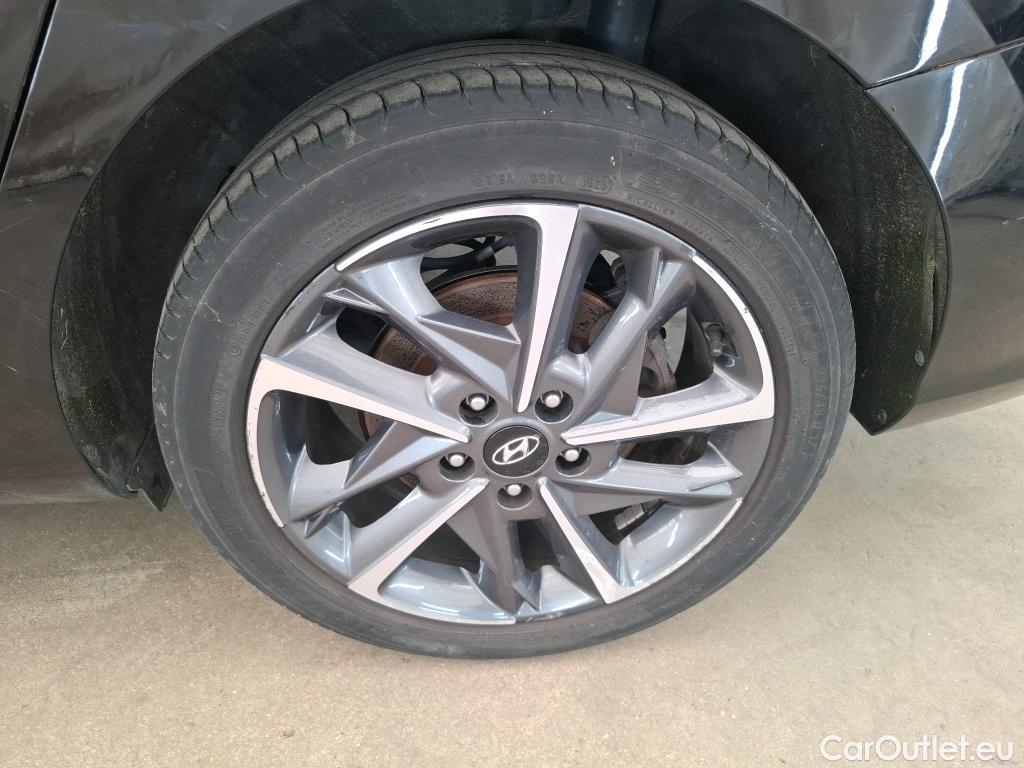  Hyundai  i30 HYUNDAI  Sport Wagon / 2020 / 5P / Break 1.0 T-GDI 120 DCT-7 MHEV CREATIVE SW #84
