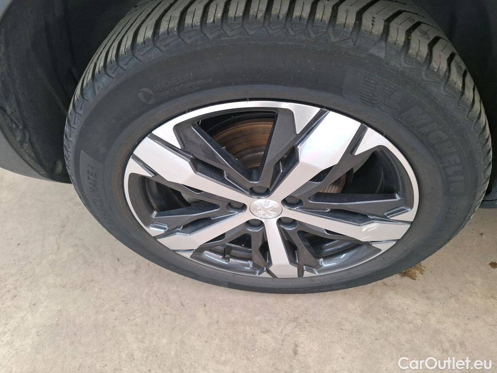  Peugeot  5008  GT 1.2 PureTech 130CV BVM6 7 Sieges E6d #20