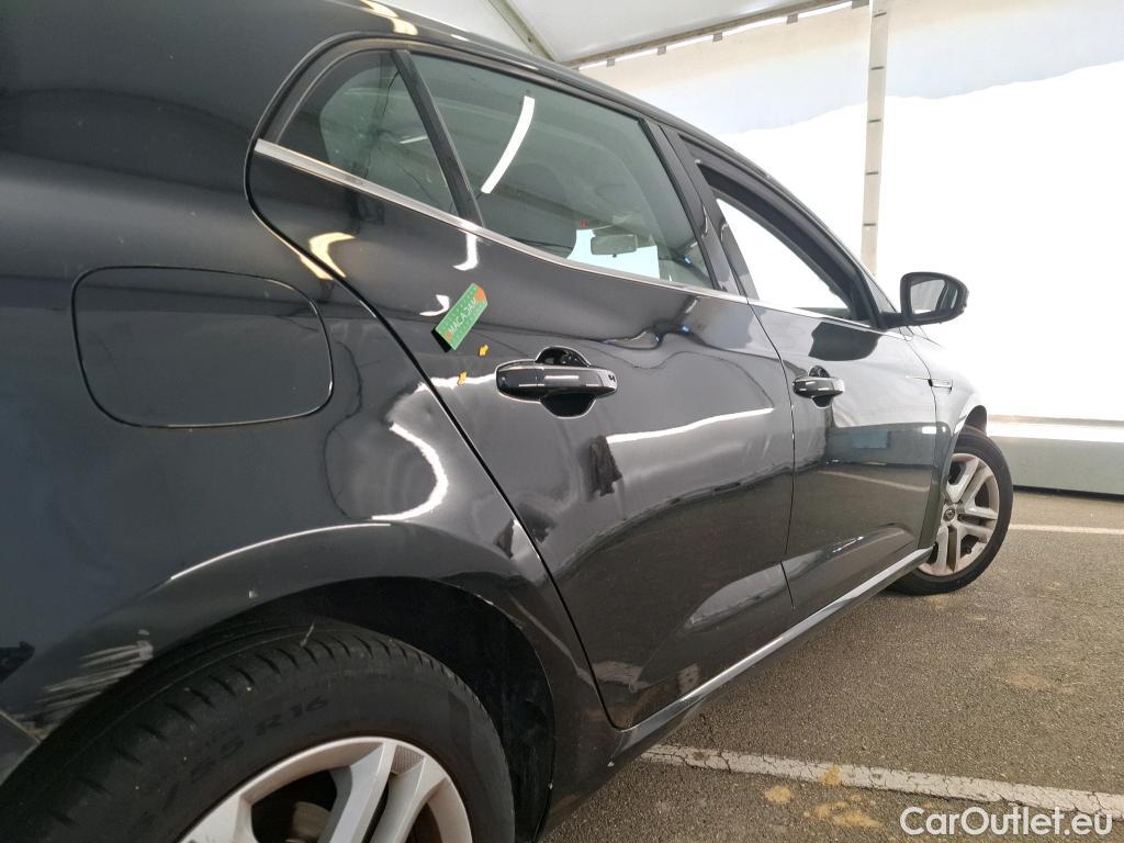  Renault  Megane RENAULT Mégane Berline / 2015 / 5P / Berline Business TCe 140 EDC FAP #58