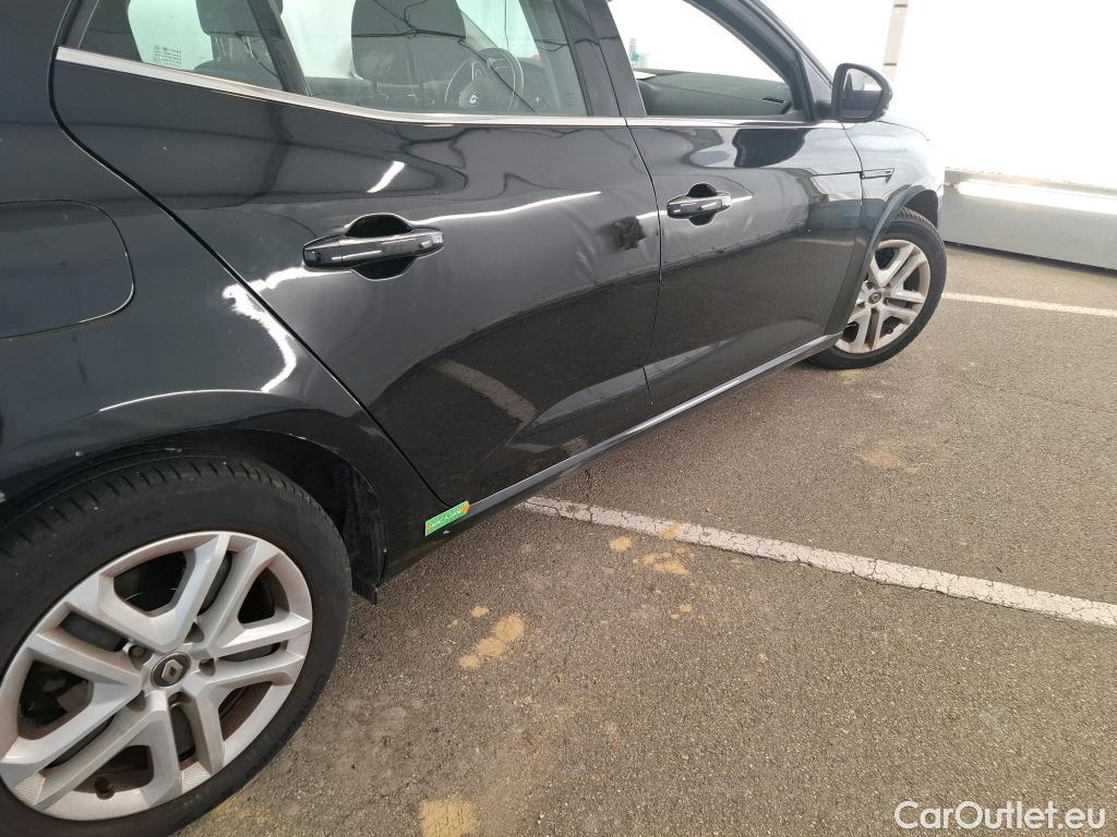  Renault  Megane RENAULT Mégane Berline / 2015 / 5P / Berline Business TCe 140 EDC FAP #38