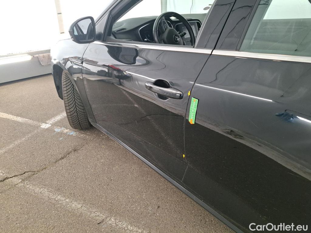  Renault  Megane RENAULT Mégane Berline / 2015 / 5P / Berline Business TCe 140 EDC FAP #45