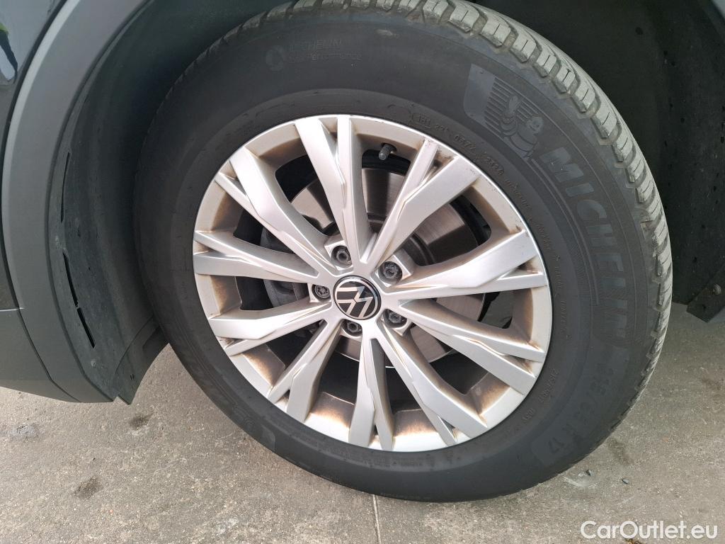  Volkswagen  Tiguan VOLKSWAGEN  / 2020 / 5P / SUV 1.5 TSI 150 DSG7 LIFE BUSI #7