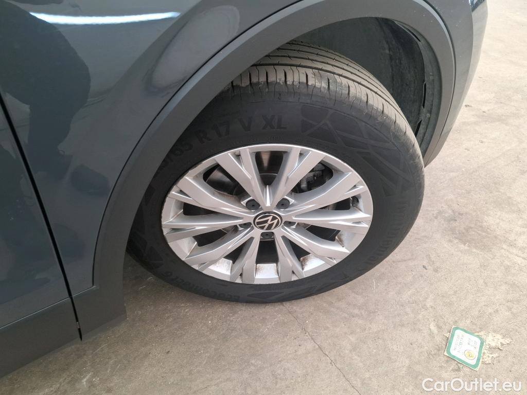  Volkswagen  Tiguan VOLKSWAGEN  / 2020 / 5P / SUV 2.0 TDI 150 DSG7 Life Business #37