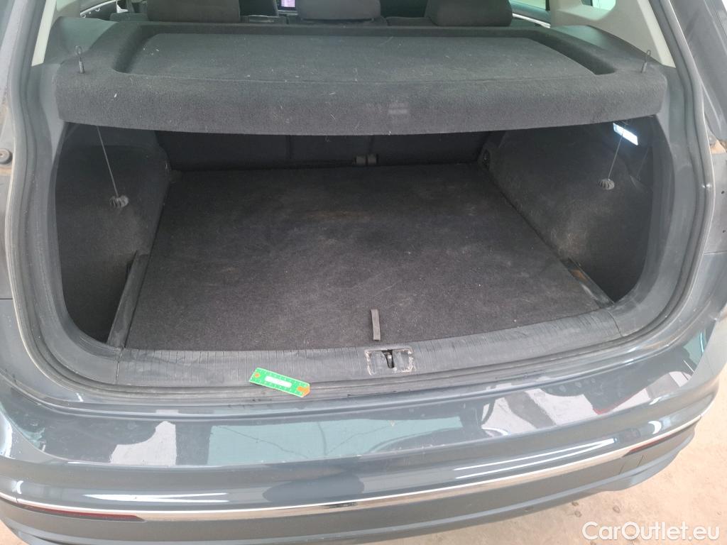 Volkswagen  Tiguan VOLKSWAGEN  / 2020 / 5P / SUV 2.0 TDI 150 DSG7 Life Business #44