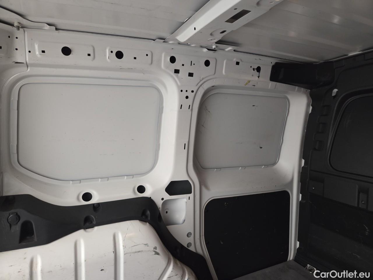  Volkswagen  Caddy Cargo 2.0 TDI 90 kW #41
