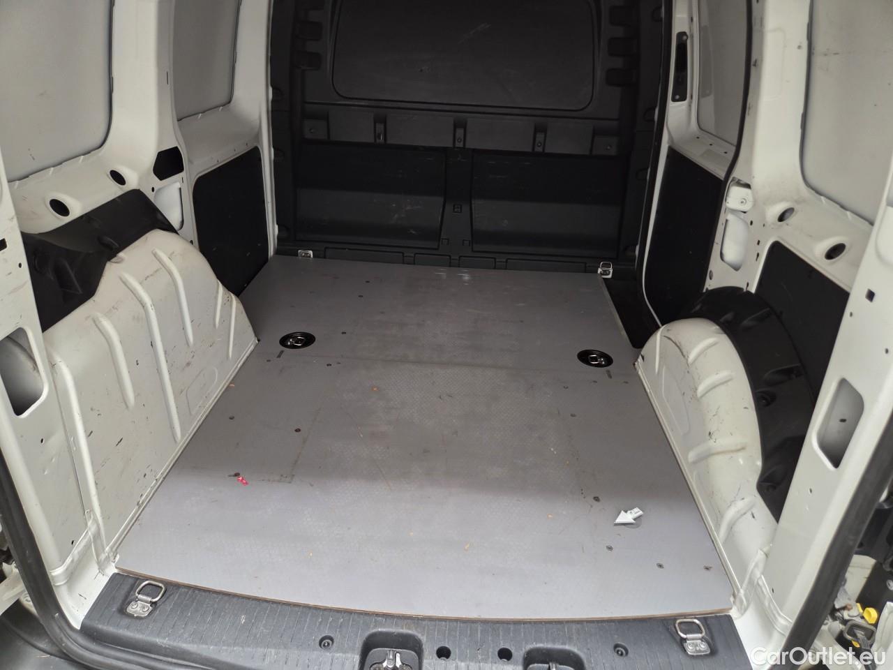  Volkswagen  Caddy Cargo 2.0 TDI 90 kW #13