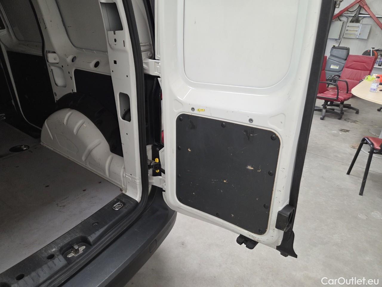  Volkswagen  Caddy Cargo 2.0 TDI 90 kW #25