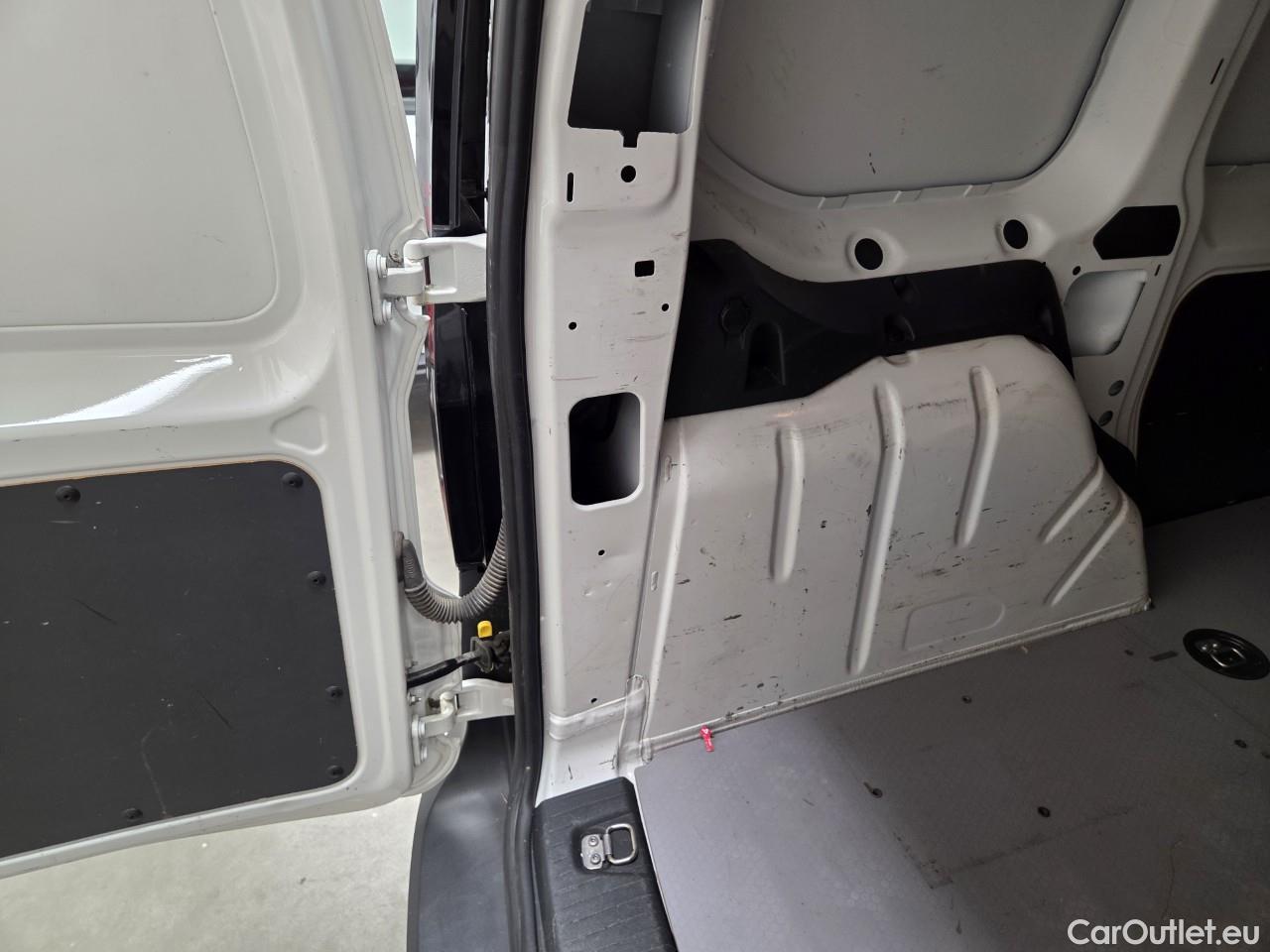  Volkswagen  Caddy Cargo 2.0 TDI 90 kW #32