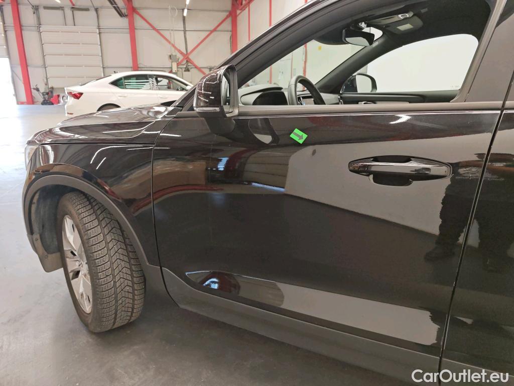  Volvo  XC 40 1.5 T3 163CP Momentum Pro AT #1