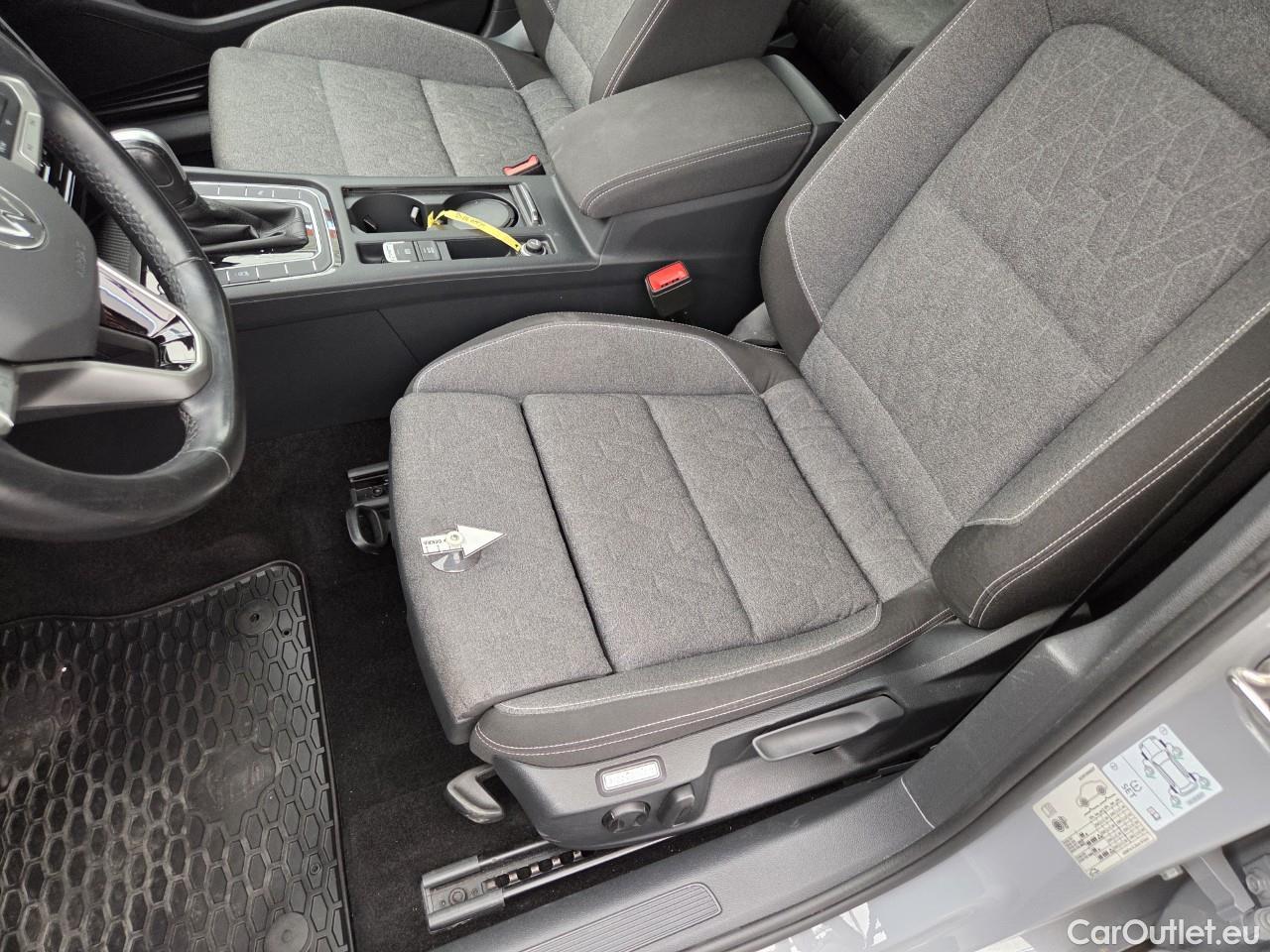  Volkswagen  Passat Advance 1.5 TSI ACT DSG 150 CP #17