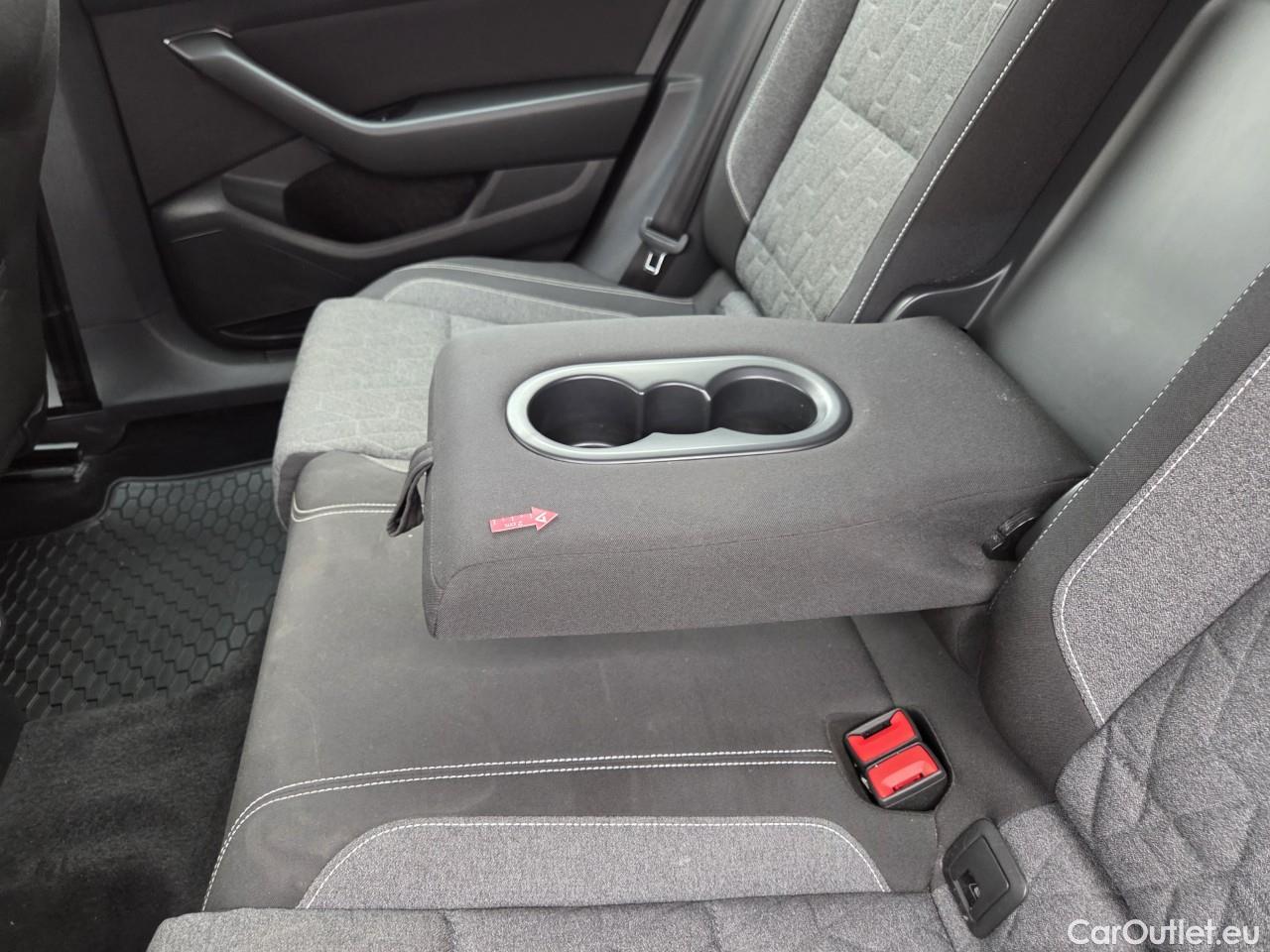  Volkswagen  Passat Advance 1.5 TSI ACT DSG 150 CP #30