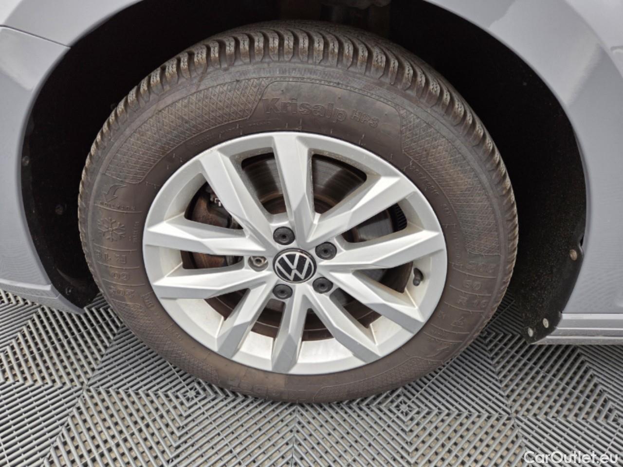  Volkswagen  Passat Advance 1.5 TSI ACT DSG 150 CP #37