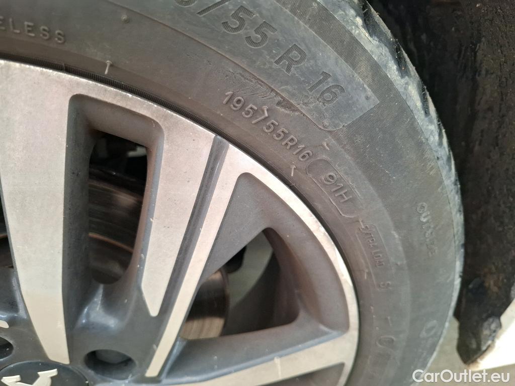  Peugeot  208  Style 1.2 PureTech 75CV BVM5 E6d #11