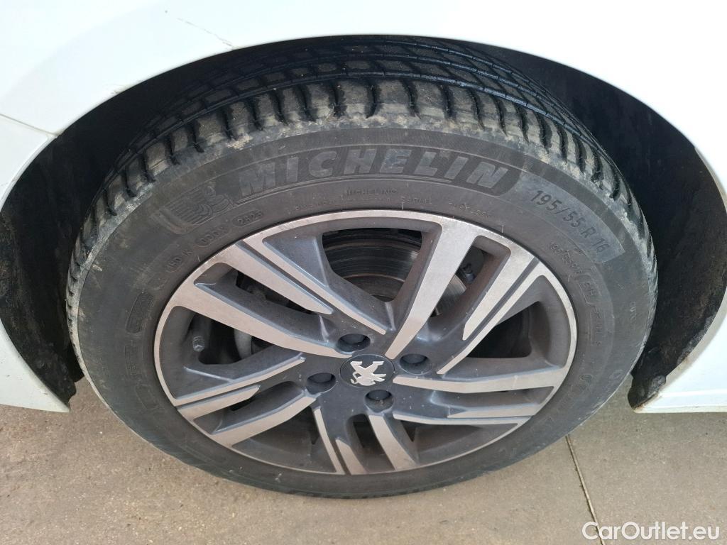  Peugeot  208  Style 1.2 PureTech 75CV BVM5 E6d #8