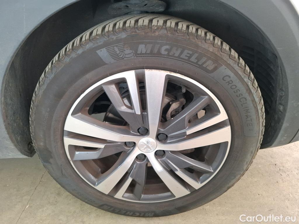  Peugeot  5008  Allure 1.2 PureTech 130CV BVA8 7 Sieges E6d #48
