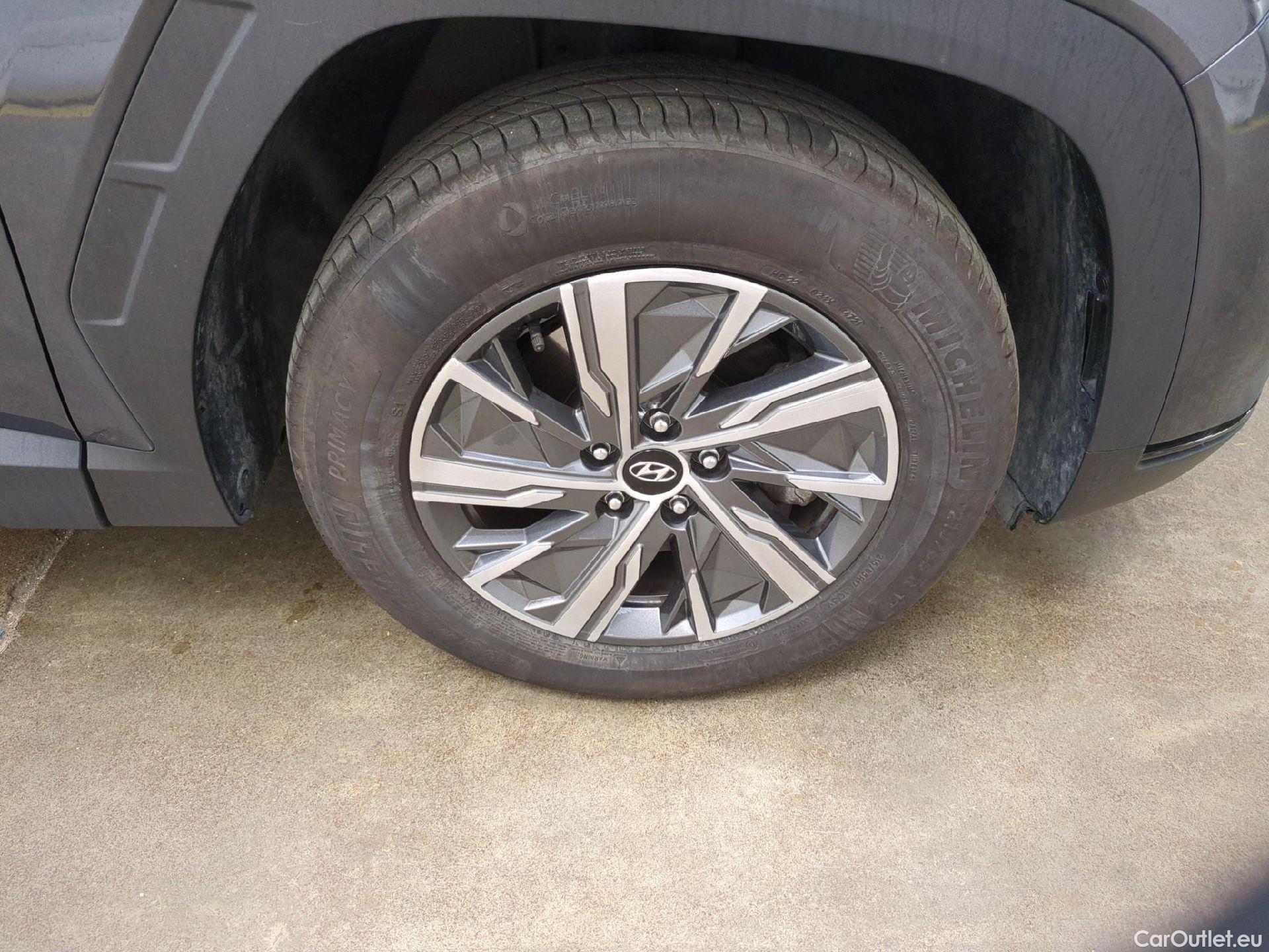  Hyundai  Tucson HYUNDAI  / 2020 / 5P / SUV 1.6 HYBRID 230 CREATIVE #3
