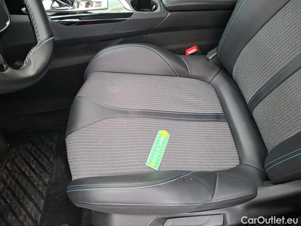  Peugeot  3008 PEUGEOT  / 2020 / 5P / SUV 1.6 HYBRID 225 E-EAT8 Allure Pack #14