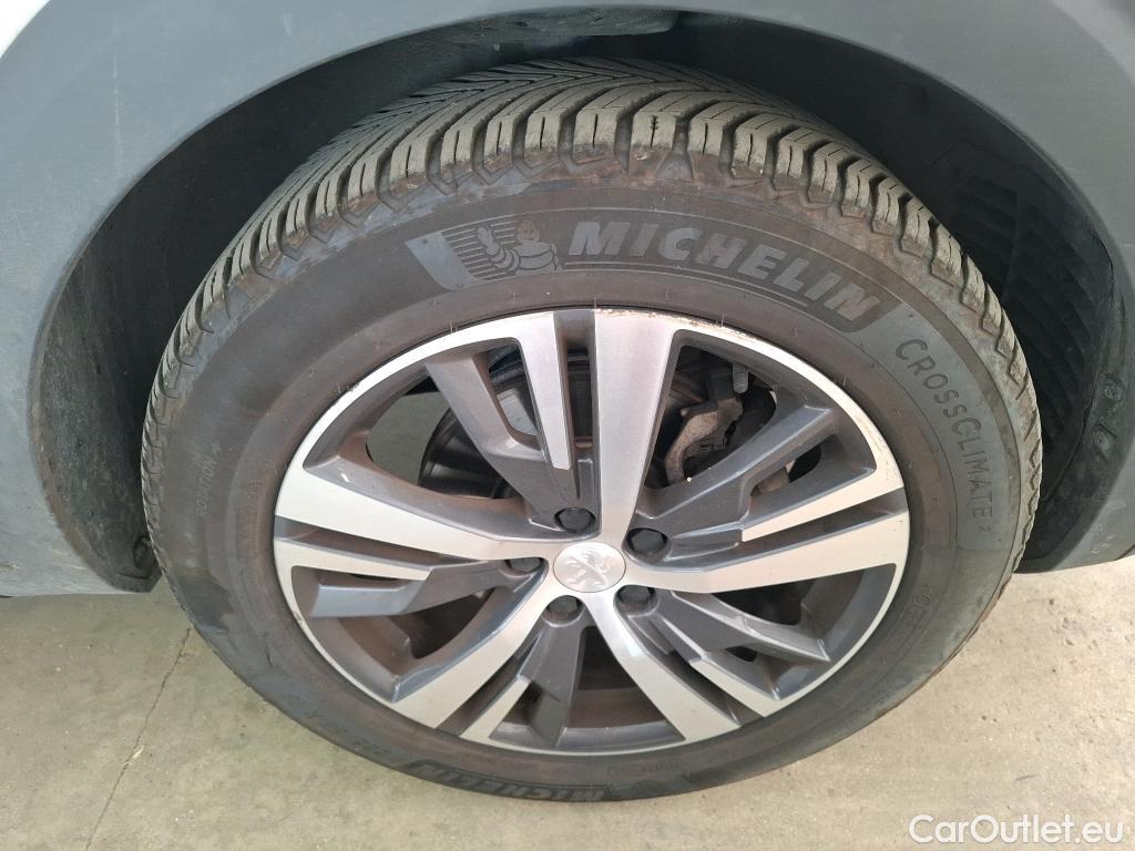  Peugeot  5008  Allure 1.2 PureTech 130CV BVA8 7 Sieges E6d #47