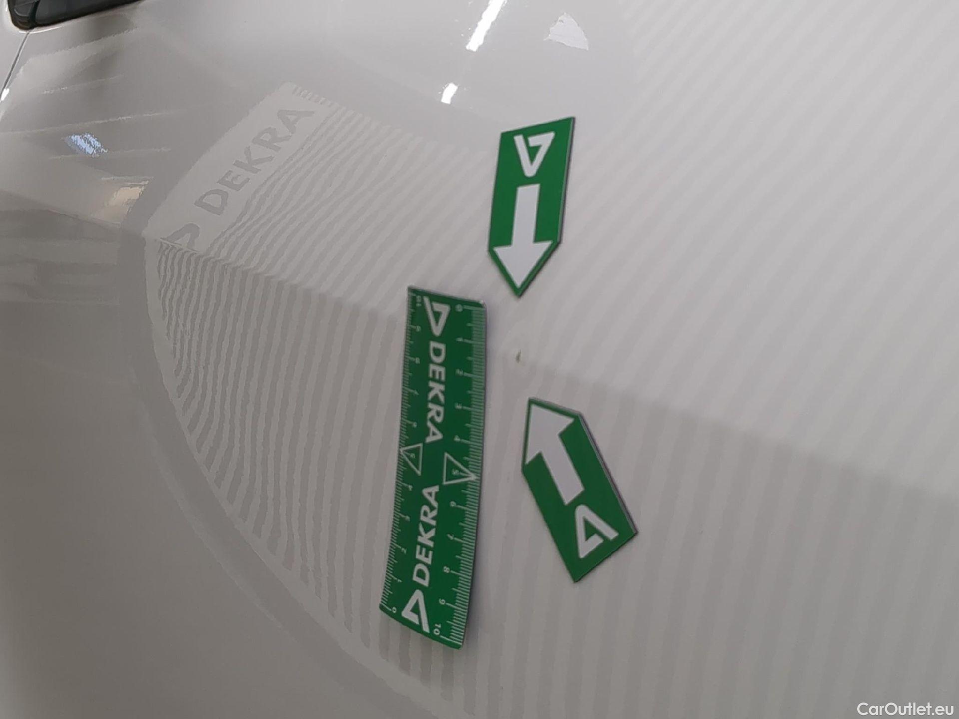  Toyota  Yaris TOYOTA  Hybride / 2019 / 5P / Berline Hybride 116h France #12