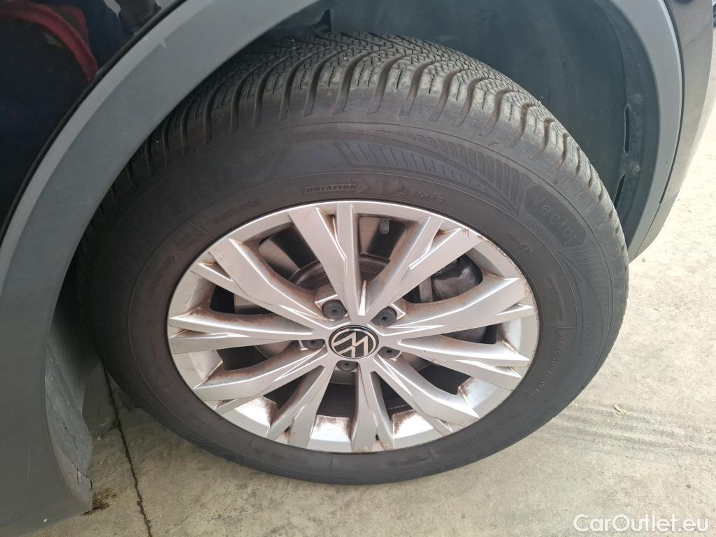  Volkswagen  Tiguan VOLKSWAGEN  / 2020 / 5P / SUV 1.4 eHybrid 245 DSG6 Life Business #18