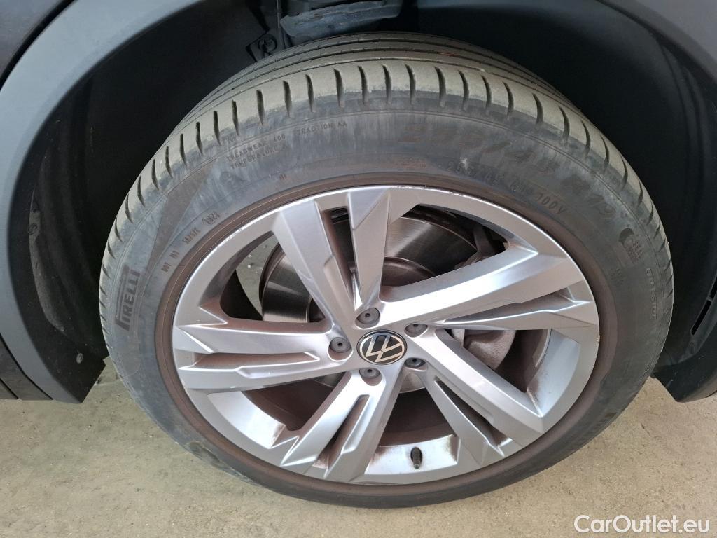  Volkswagen  Tiguan VOLKSWAGEN  / 2020 / 5P / SUV 1.4 eHybrid 245 DSG6 R-Line #17