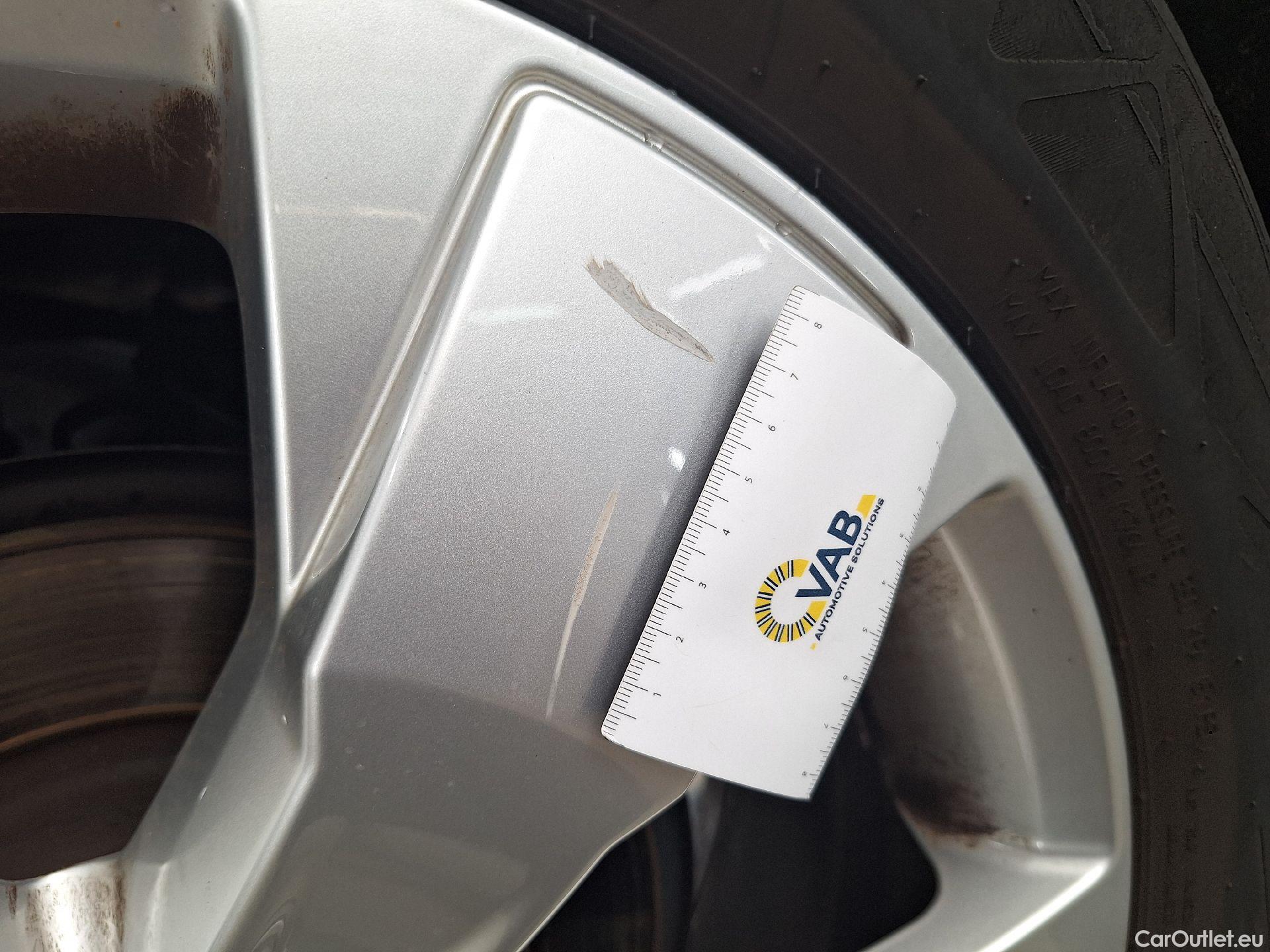  Volvo  XC 40 Volvo, XC40 '17, Volvo XC40 D3 Momentum Pro 5d #29