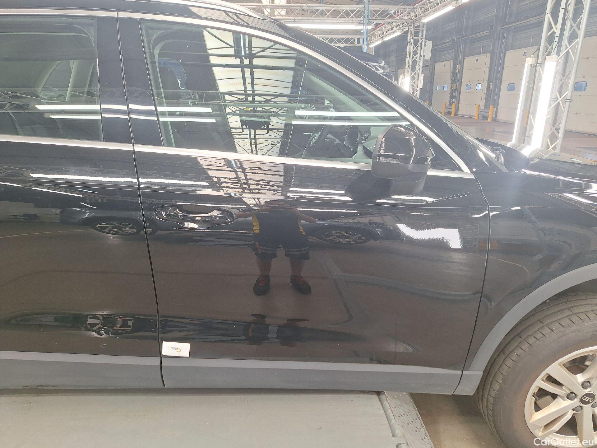  Audi  Q3 Audi,  '18, Audi  35 TFSI S tronic Bus. Ed. Attraction 5d #17