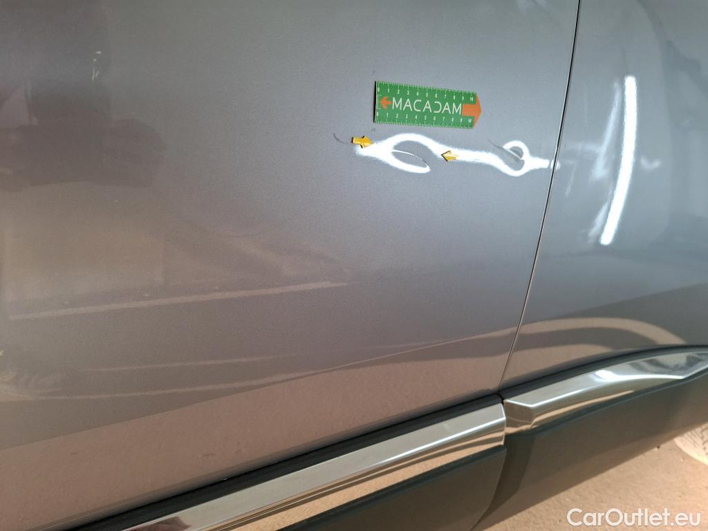  Peugeot  3008 PEUGEOT  / 2020 / 5P / SUV 1.6 HYBRID4 300 E-EAT8 GT #4
