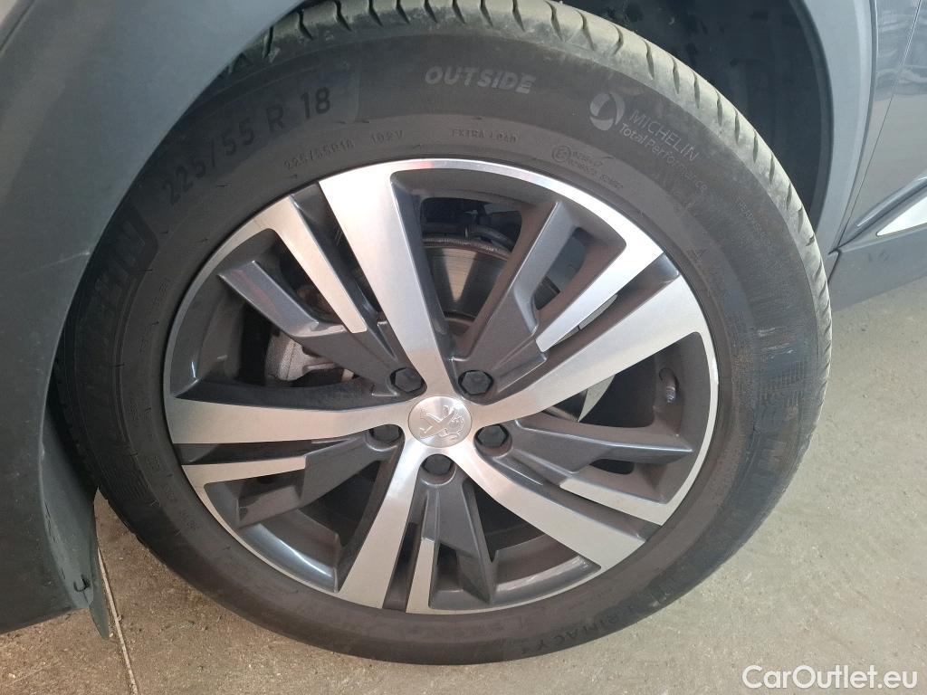  Peugeot  3008  Allure 1.2 PureTech 130CV BVA8 E6d #2