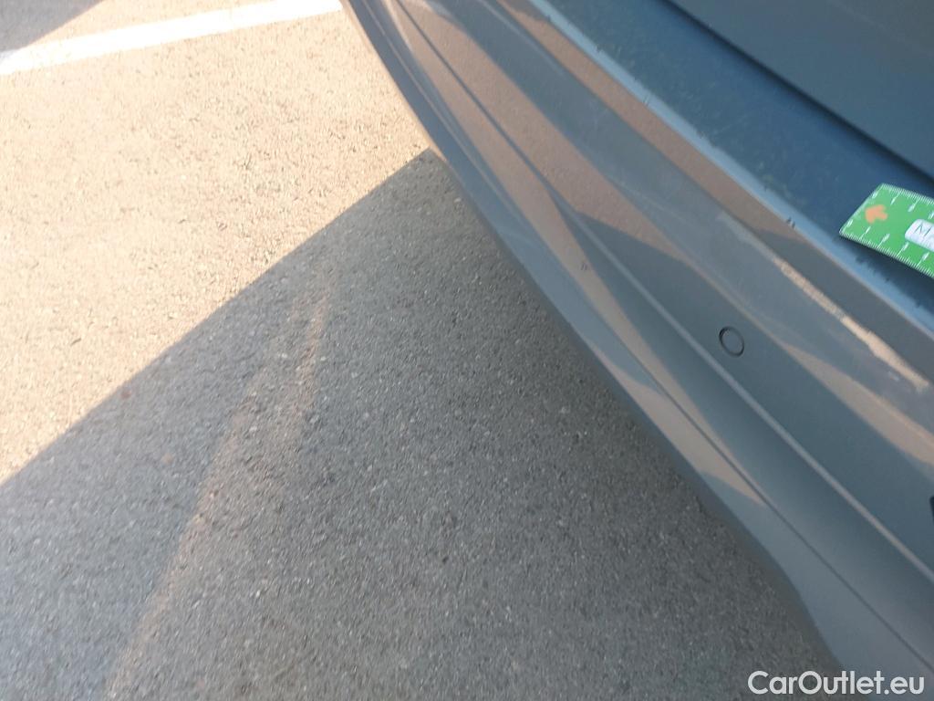  Volvo  XC60 VOLVO  / 2017 / 5P / todoterreno 2.0 B4 D AWD Momentum Pro Auto #30