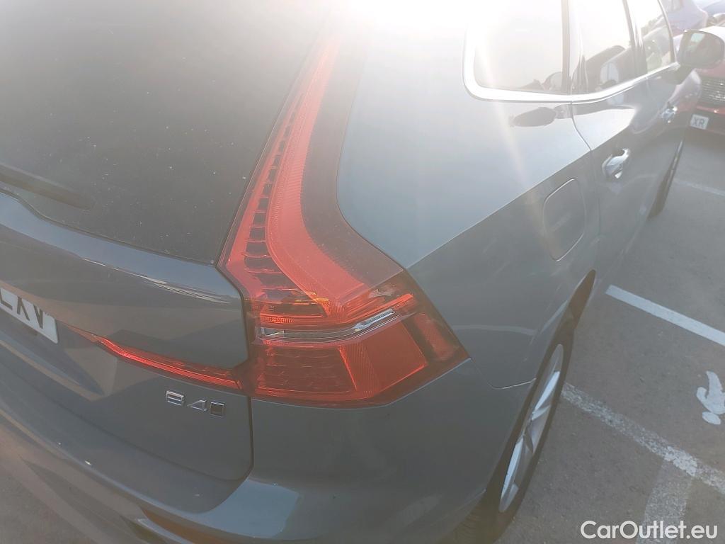  Volvo  XC60 VOLVO  / 2017 / 5P / todoterreno 2.0 B4 D AWD Momentum Pro Auto #1