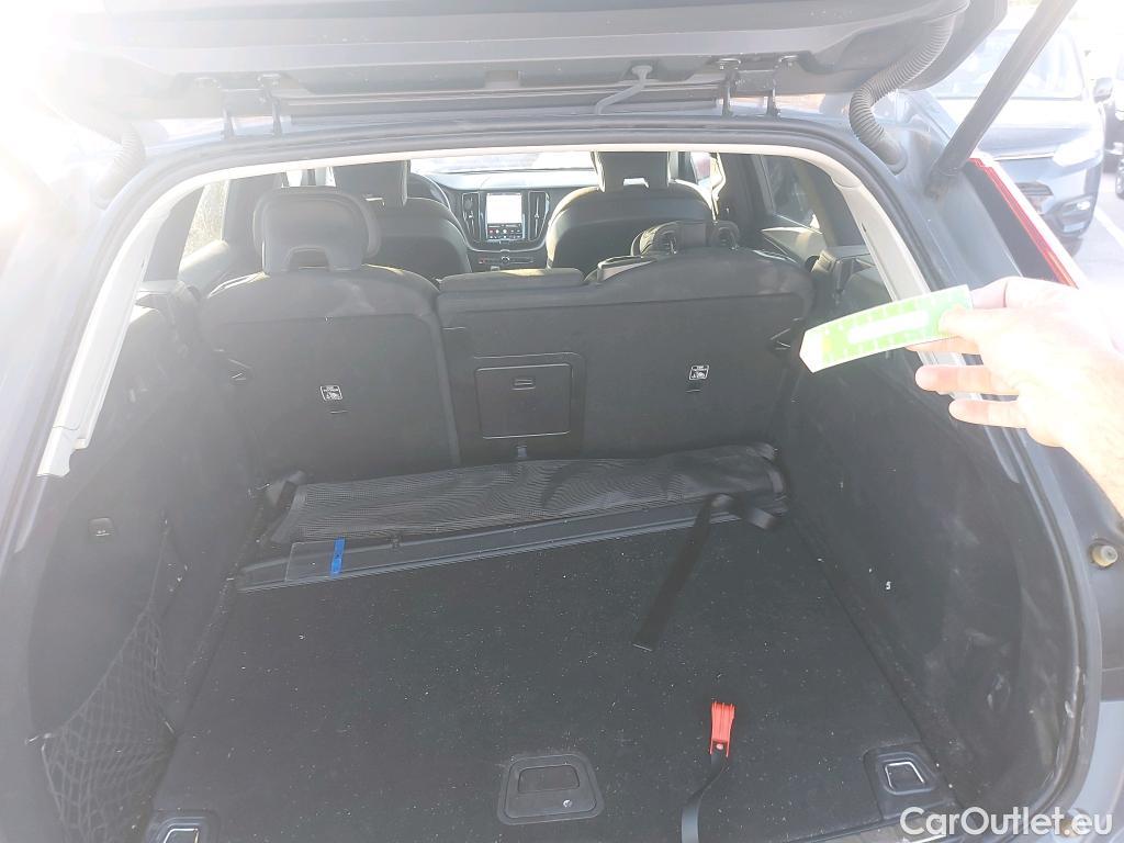  Volvo  XC60 VOLVO  / 2017 / 5P / todoterreno 2.0 B4 D AWD Momentum Pro Auto #4