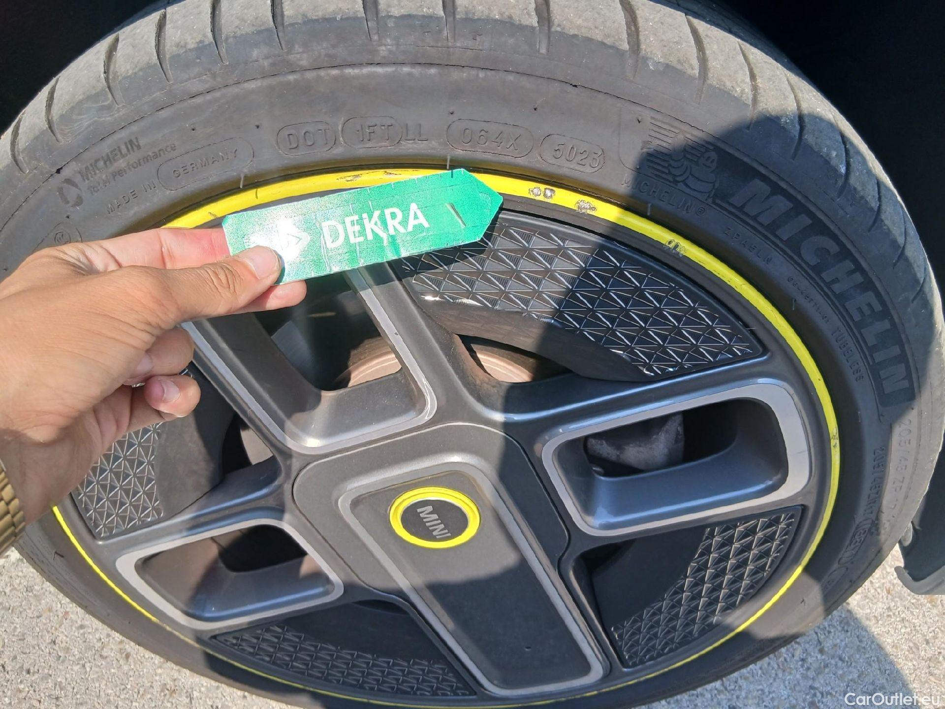  Mini  Mini   / 2021 / 3P / berlina con portón COOPER SE (AC2) #30