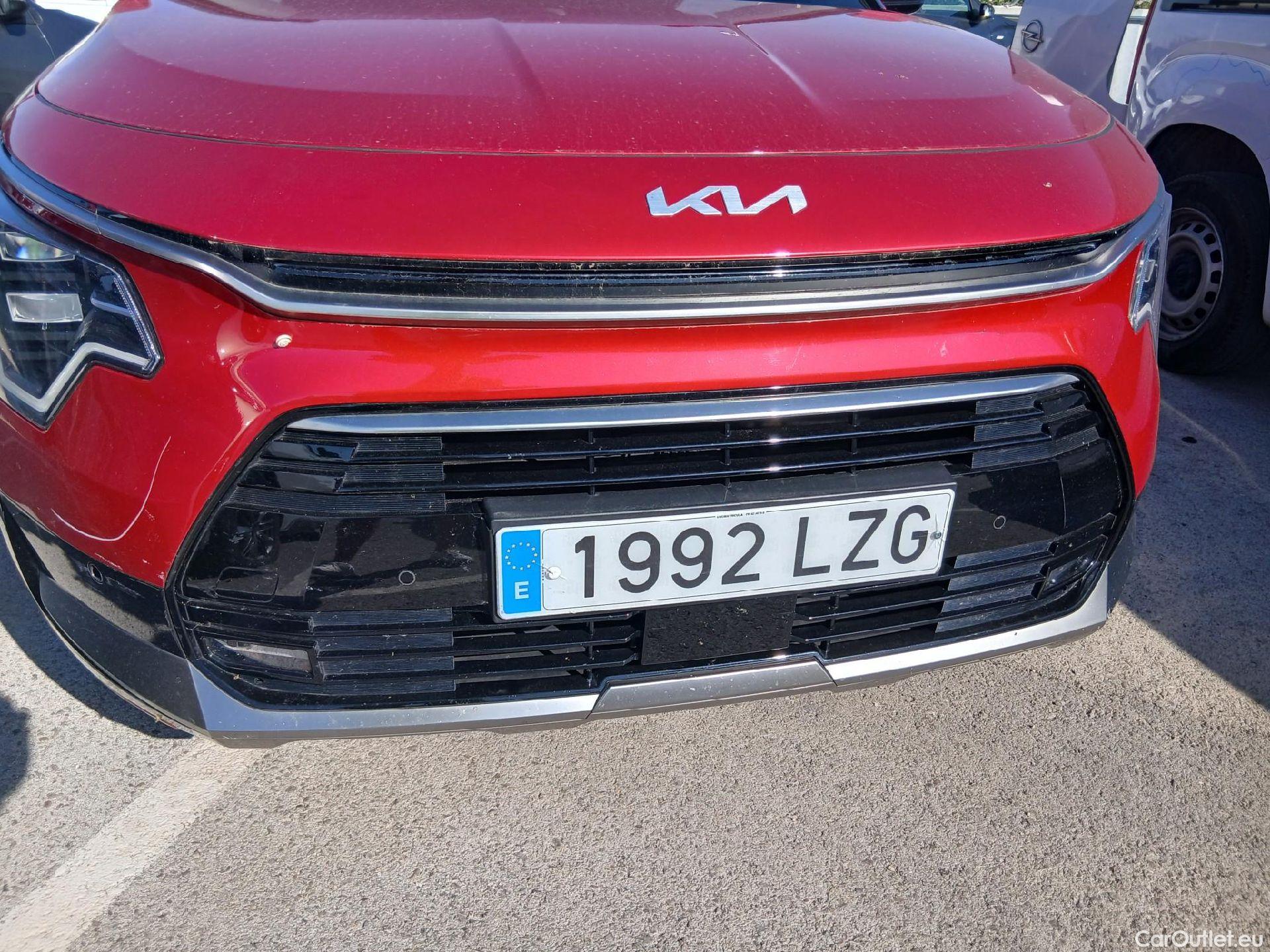  KIA  Niro KIA  / 2022 / 5P / crossover 1.6 GDi HEV 104kW (141CV) Drive #15