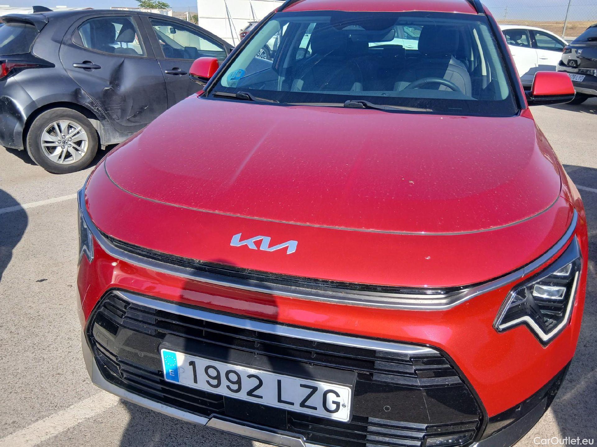  KIA  Niro KIA  / 2022 / 5P / crossover 1.6 GDi HEV 104kW (141CV) Drive #5