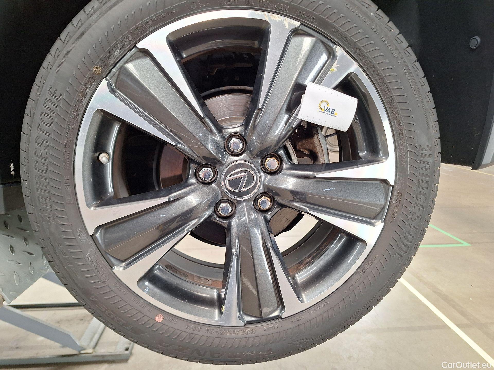  Lexus  UX Lexus,  '18, Lexus  2.0L 250H 4x4 Privilege Line 5d #37