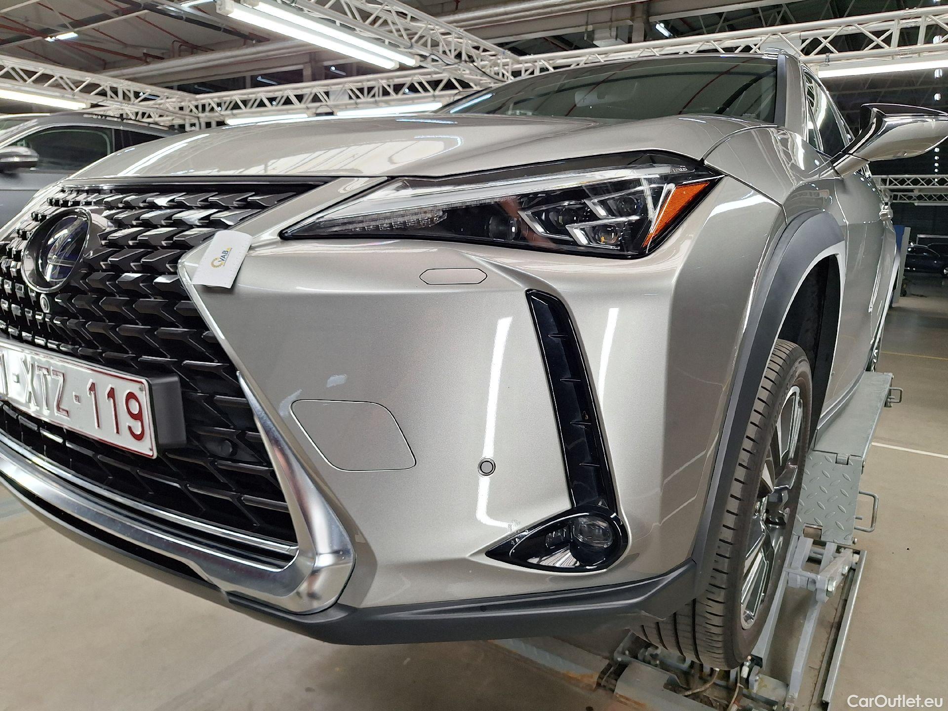  Lexus  UX Lexus,  '18, Lexus  2.0L 250H 4x4 Privilege Line 5d #31