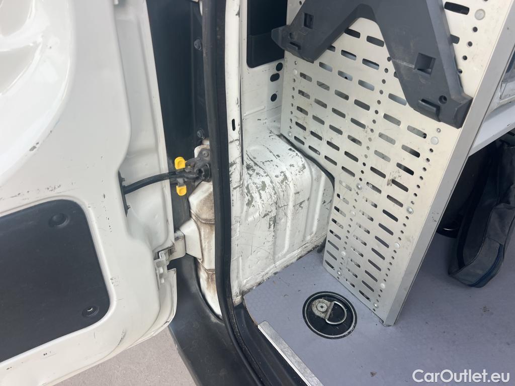  Fiat  Fiorino FIAT  / 2016 / 3P / furgón derivado de turismo Cargo Base 1.3 Mjet 59kW (80CV) E6 #11