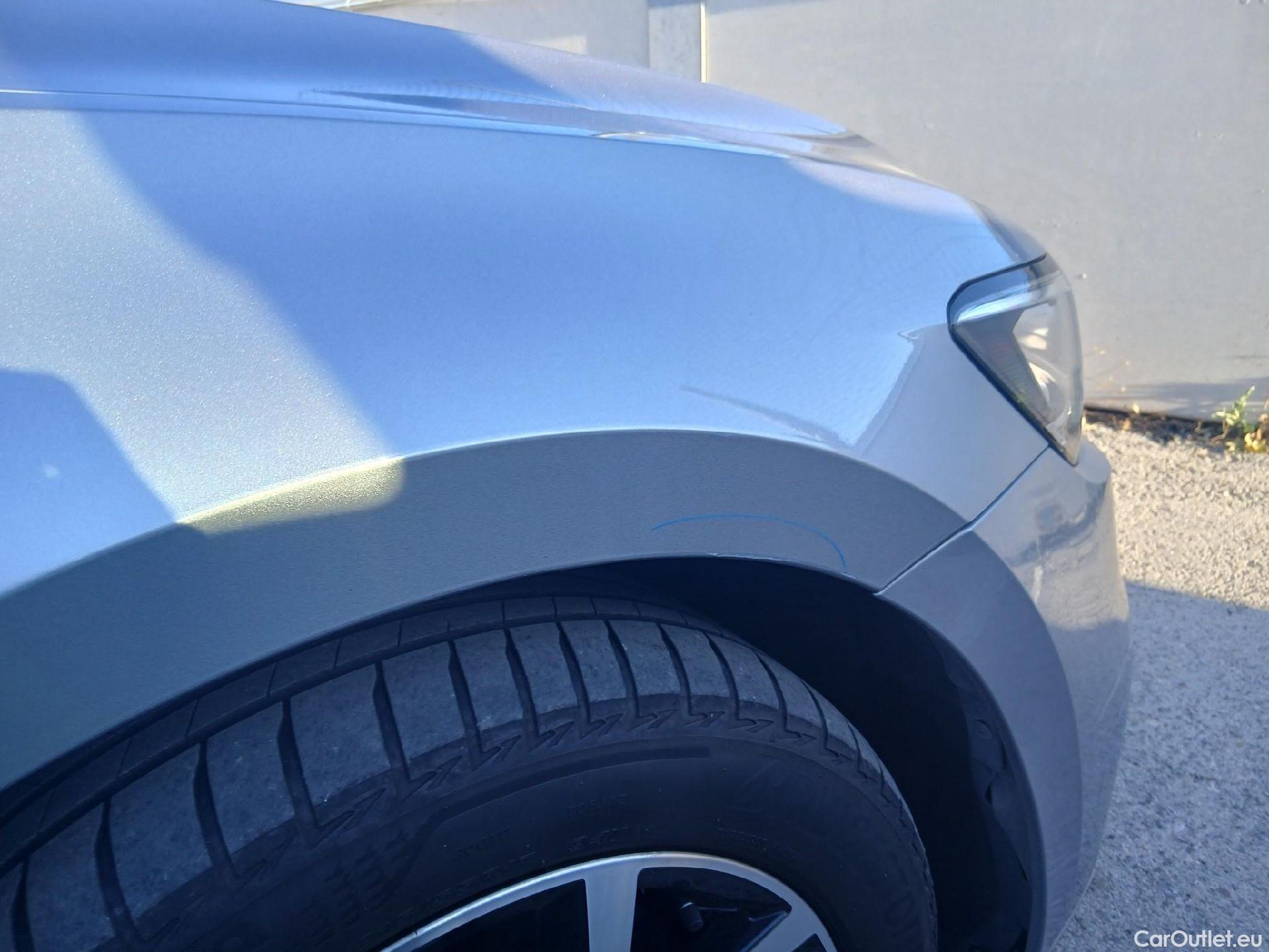  Volkswagen  Passat VOLKSWAGEN  / 2019 / 4P / sedán Executive 2.0 TDI 110kW (150CV) #28