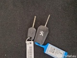  Peugeot  2008 PEUGEOT  / 2019 / 5P / CROSSOVER BLUEHDI 130 EAT8 ALLURE S/S AUT. #142
