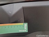  Peugeot  2008 PEUGEOT  / 2019 / 5P / CROSSOVER BLUEHDI 130 EAT8 ALLURE S/S AUT. #141