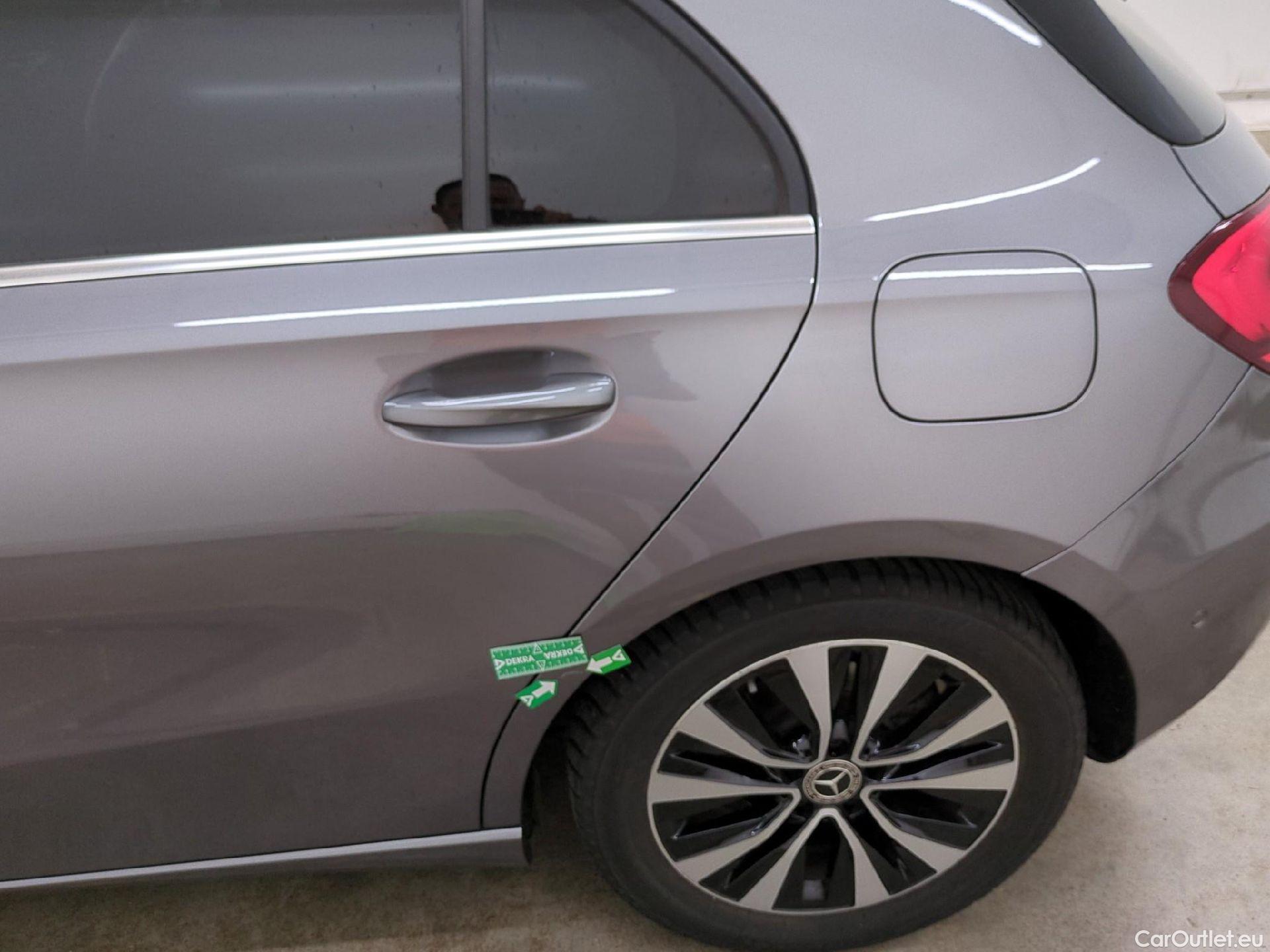  Mercedes  A-Klasse MERCEDES-BENZ Classe A Compact / 2018 / 5P / Berline A 180 d Business Line 8G-DCT #19