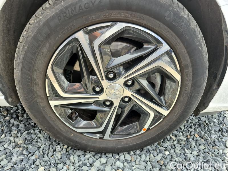  Hyundai  i30  (PD)(01.2017  ->)  kom.1.0TGDI 120 Smart #16