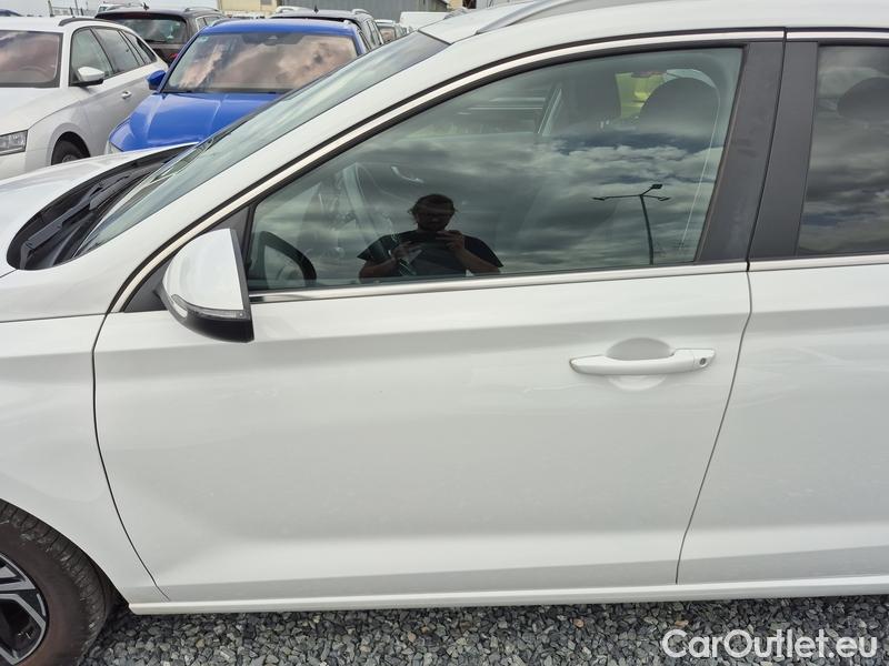  Hyundai  i30  (PD)(01.2017  ->)  kom.1.0TGDI 120 Smart #4