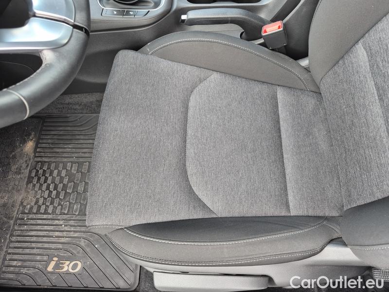  Hyundai  i30  (PD)(01.2017  ->)  kom.1.0TGDI 120 Smart #11